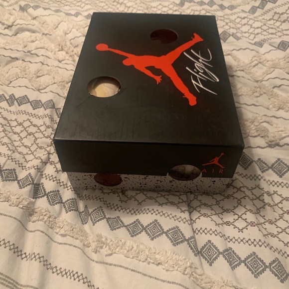 Jordan off-white 4 size 91/2 $400 main image 11